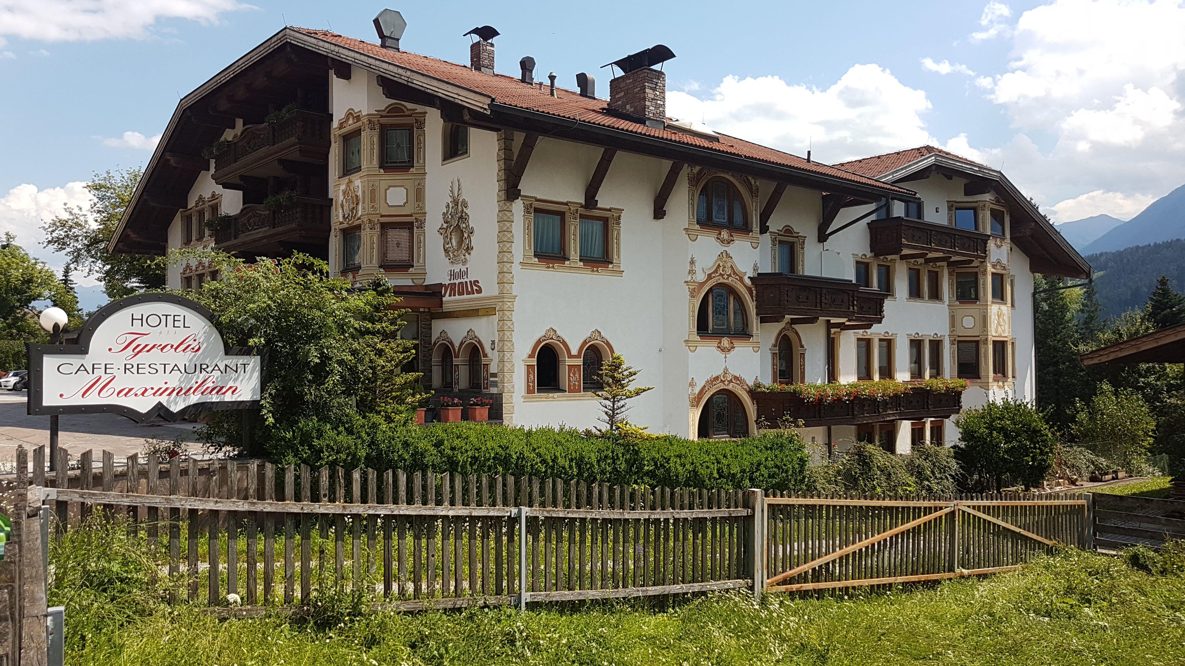 Hotel Tyrolis Zirl Exterior photo