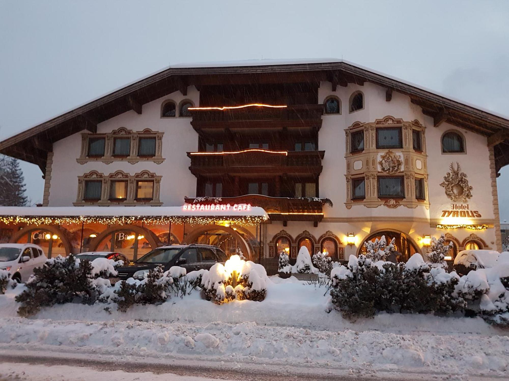 Hotel Tyrolis Zirl Exterior photo